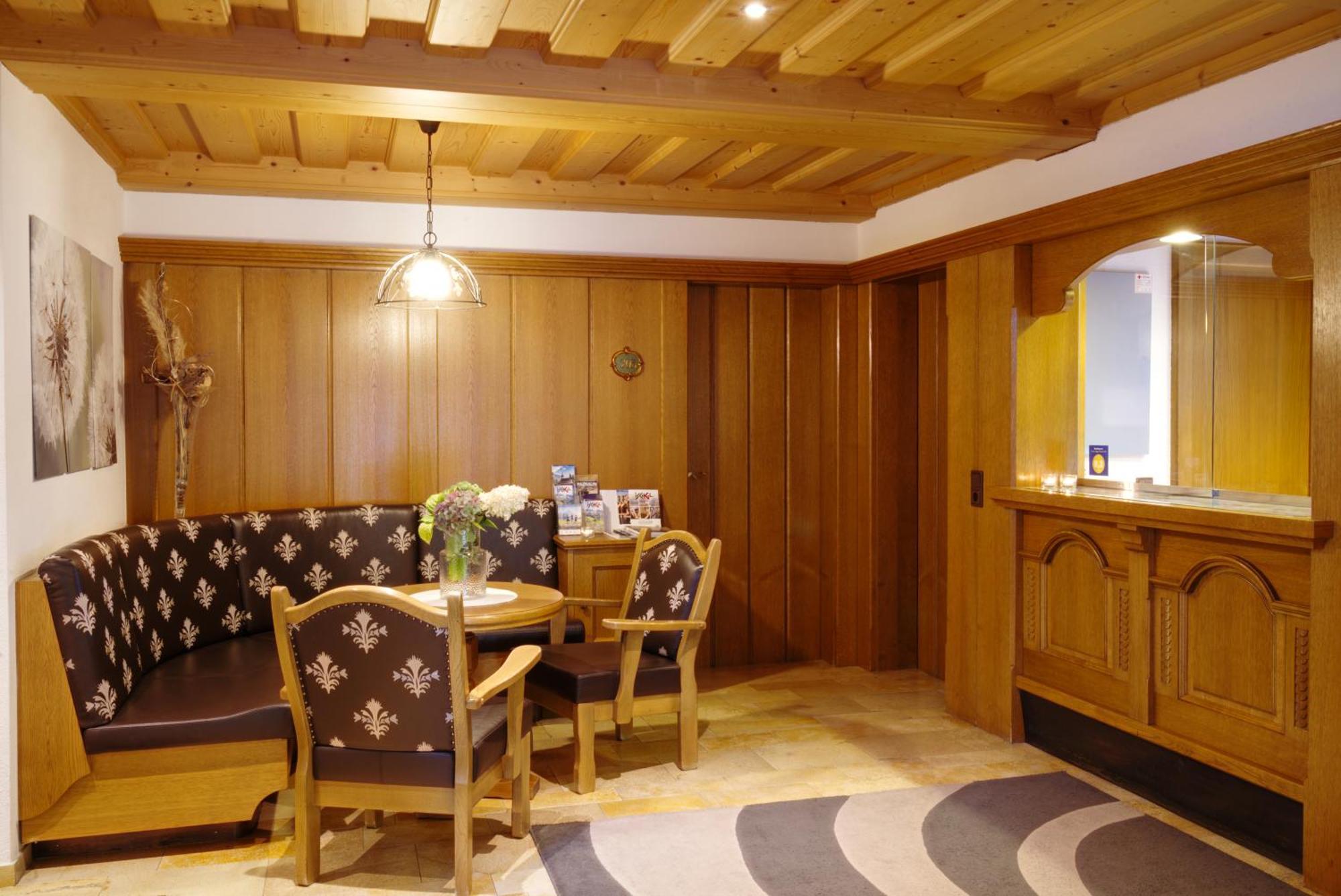 Versalerhof Ишгъл Екстериор снимка